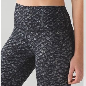 Lululemon High Times Pants Nulux Size 4